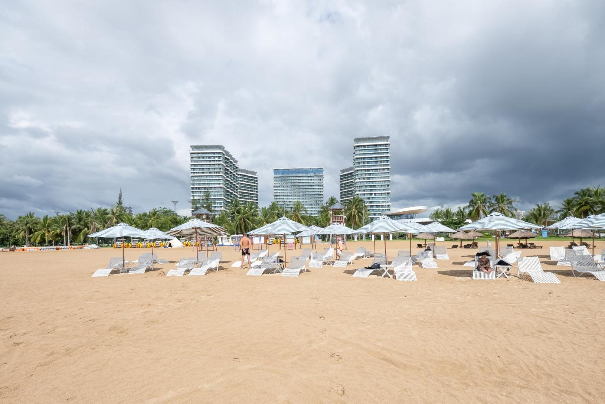 Puhai Sea View Apt By Hailan Tour At Sanya Yazhou Bay#Only 100 Meters To Beach And Sea Swimming Area מראה חיצוני תמונה