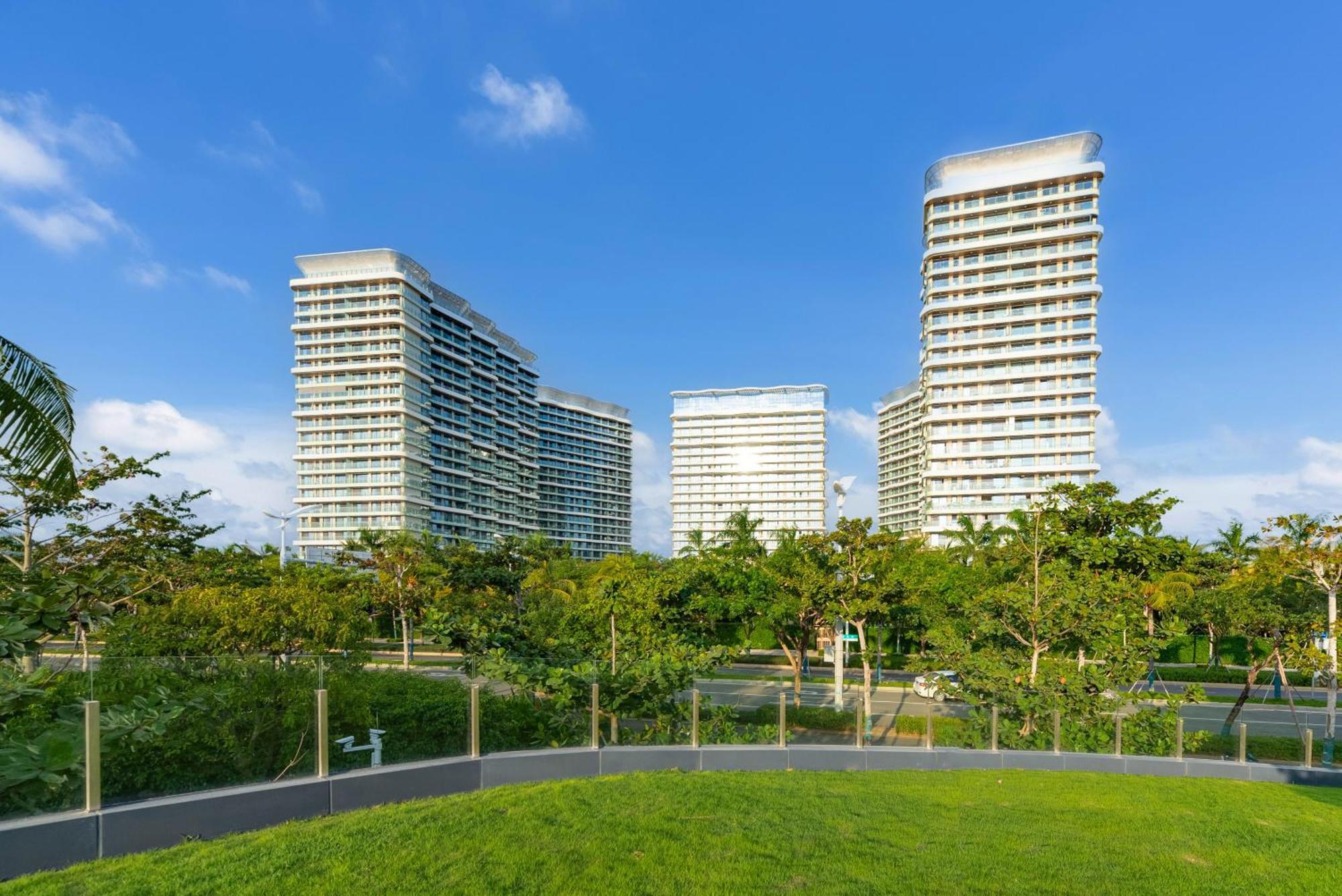 Puhai Sea View Apt By Hailan Tour At Sanya Yazhou Bay#Only 100 Meters To Beach And Sea Swimming Area מראה חיצוני תמונה